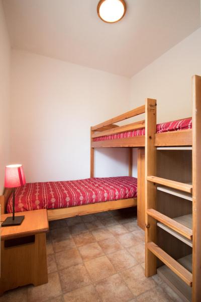 Rent in ski resort 3 room apartment 6 people (A68) - Résidence le Bonheur des Pistes - Val Cenis - Bedroom