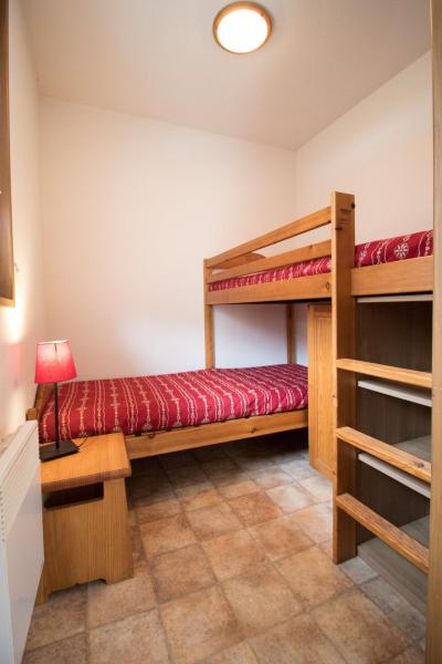 Rent in ski resort 3 room apartment 6 people (A71) - Résidence le Bonheur des Pistes - Val Cenis - Bedroom