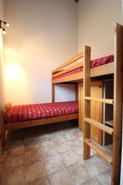 Rent in ski resort 3 room apartment 6 people (B47) - Résidence le Bonheur des Pistes - Val Cenis - Bedroom
