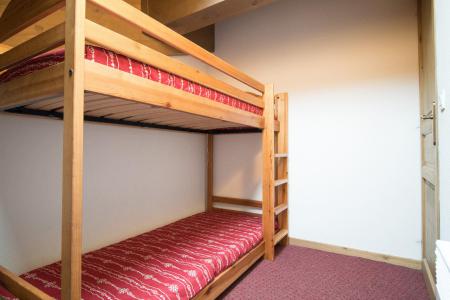 Rent in ski resort 4 room duplex apartment 10 people (A73) - Résidence le Bonheur des Pistes - Val Cenis - Bedroom
