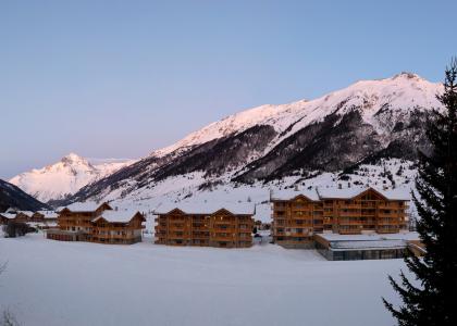 Vacances en montagne Résidence les Chalets de Flambeau - Val Cenis - Extérieur hiver
