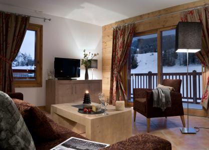 Rent in ski resort Résidence les Chalets de Flambeau - Val Cenis - Living room