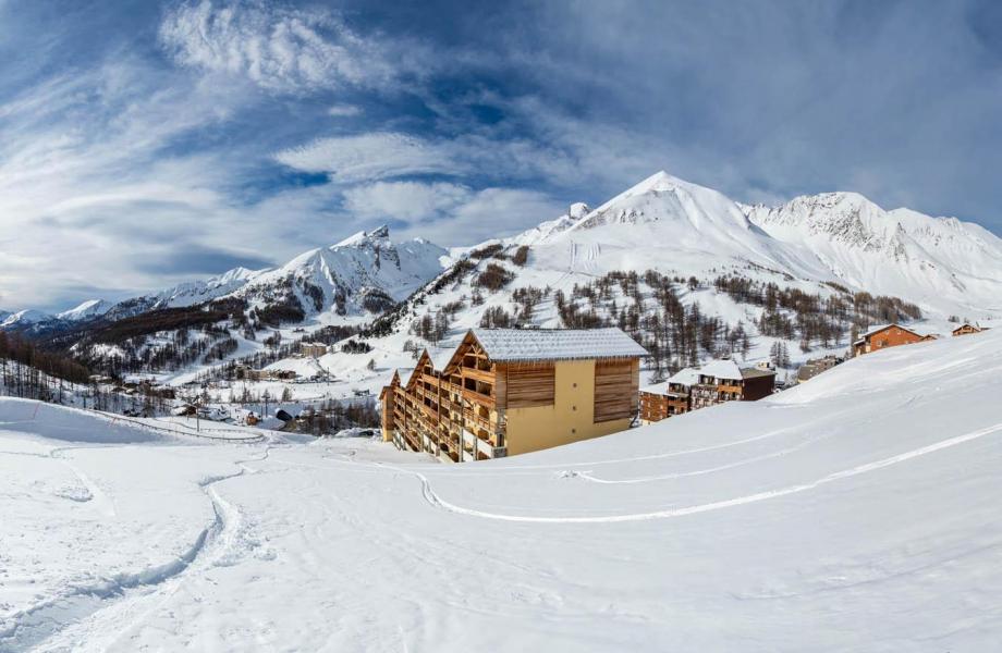 Rent in ski resort Résidence les Cimes du Val d'Allos - Val d'Allos - Winter outside