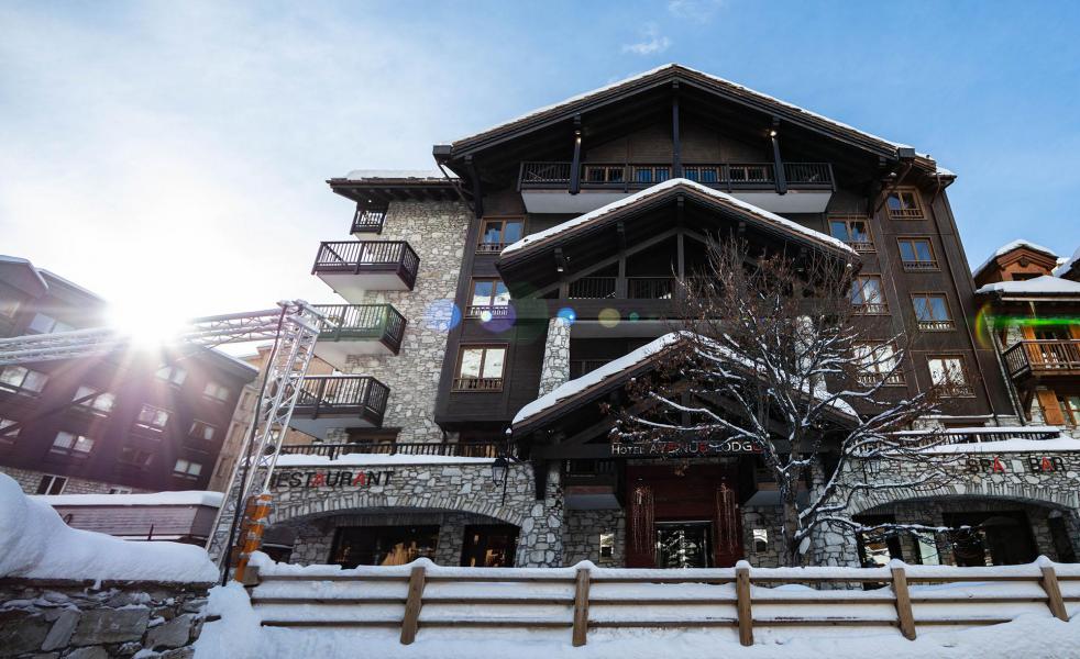 Аренда на лыжном курорте Avenue Lodge Hôtel - Val d'Isère - зимой под открытым небом