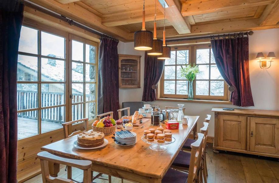 Rent in ski resort Chalet Davos - Val d'Isère - Dining area