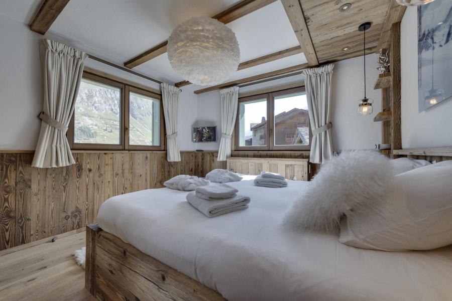 Rent in ski resort 8 room triplex chalet 14 people - Chalet Neve - Val d'Isère - Bedroom