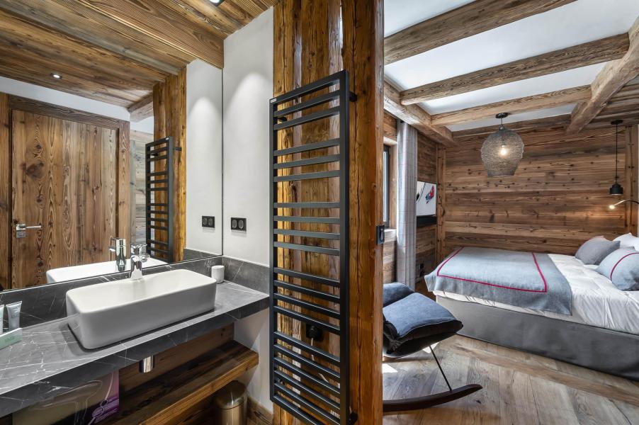 Rent in ski resort 5 room triplex chalet 10 people - Chalet Ours Noir - Val d'Isère - Bedroom