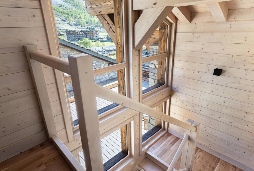 Rent in ski resort 6 room duplex chalet 11 people - Chalet Saint Joseph - Val d'Isère - Stairs