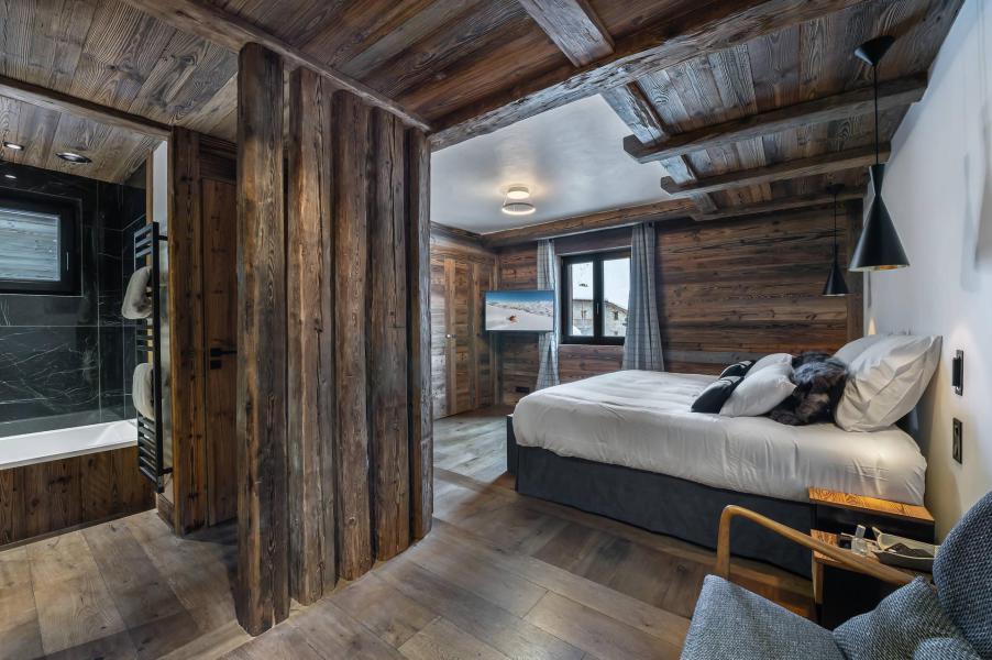 Rent in ski resort 6 room quadriplex chalet 10 people - Chalet Snowy Breeze - Val d'Isère - Bedroom