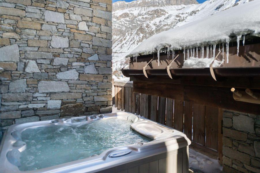 Rent in ski resort 5 room triplex chalet 10 people - Chalet Tasna - Val d'Isère - Jacuzzi