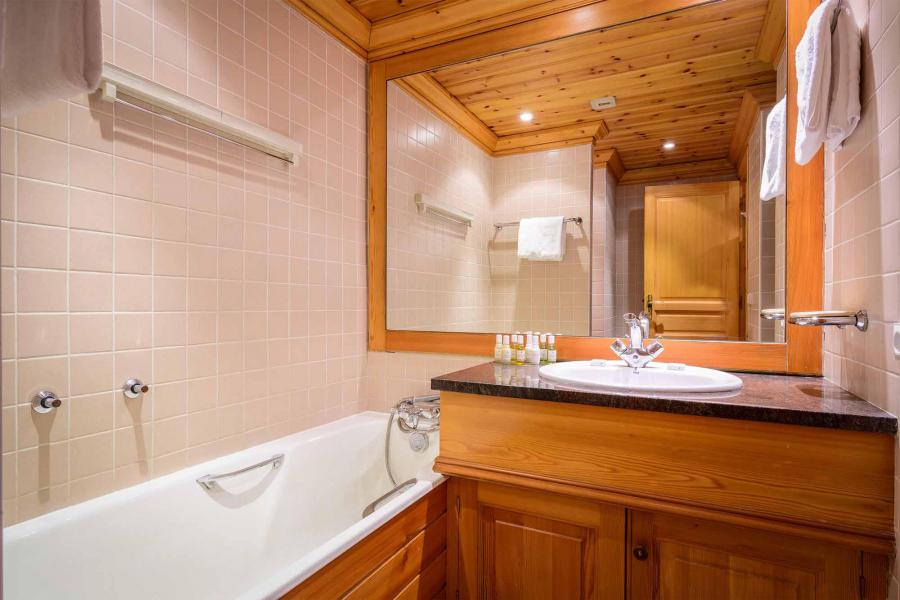 Rent in ski resort Chalet Vallon - Val d'Isère - Bathroom