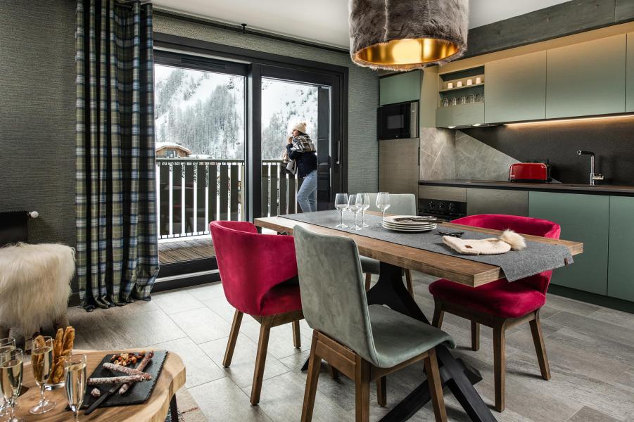 Location au ski Appartement 3 pièces 4 personnes - Chalets Izia - Val d'Isère - Coin repas
