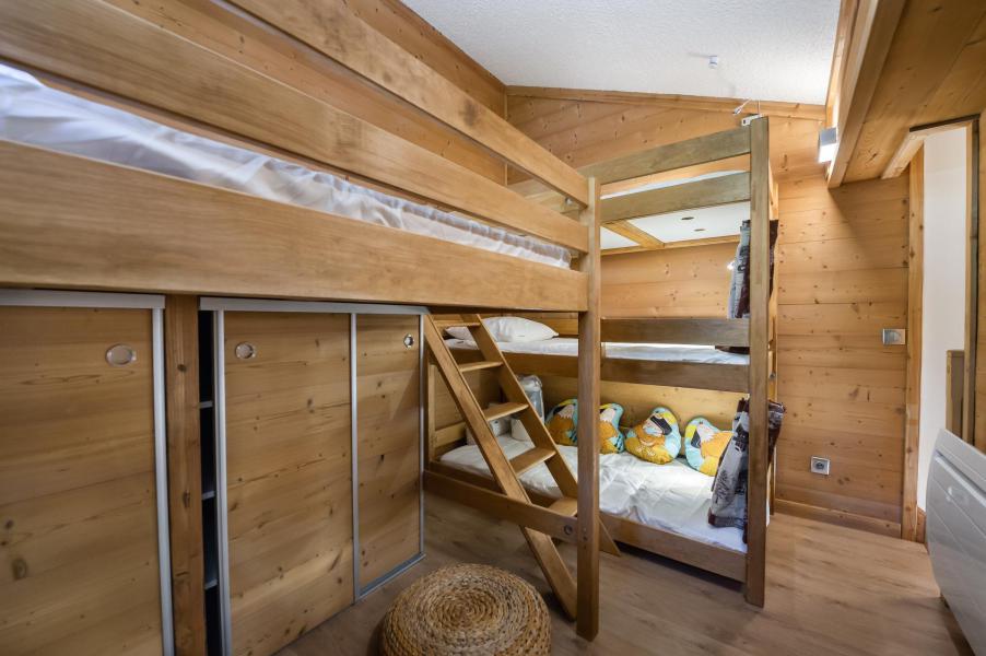 Rent in ski resort 2 room duplex apartment 4 people (304) - Résidence Chantelouve - Val d'Isère - Bedroom