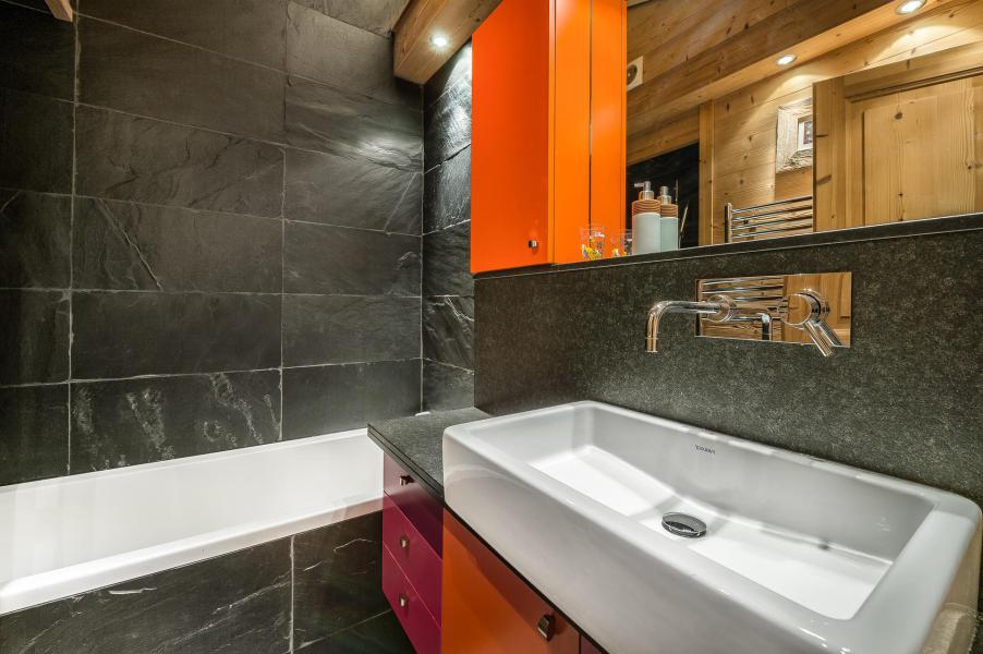 Rent in ski resort 2 room duplex apartment cabin 4 people - Résidence le Calendal - Val d'Isère - Bathroom
