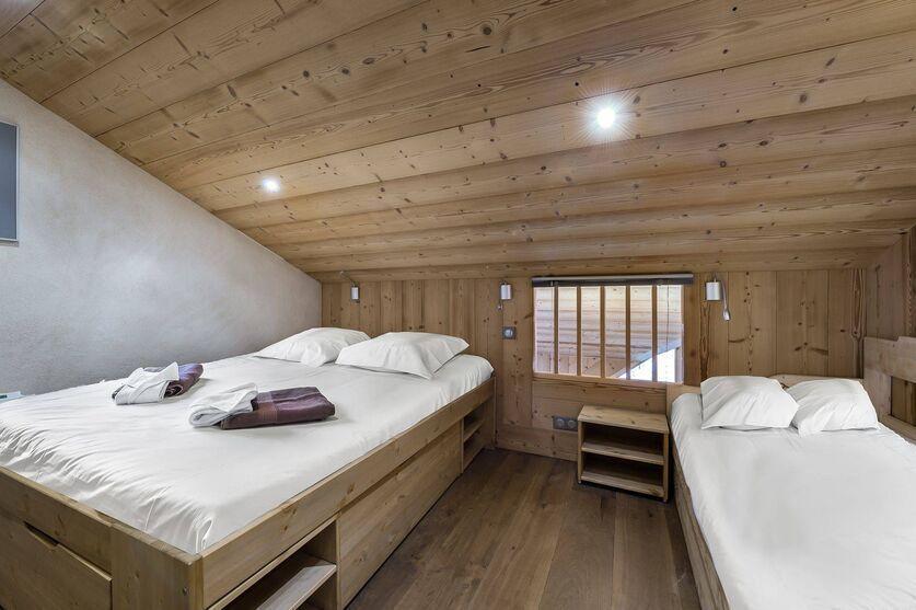 Skiverleih 3-Zimmer-Appartment für 5 Personen (210) - Résidence Pierre et Vacances Centre - Val d'Isère - Mansardenzimmer