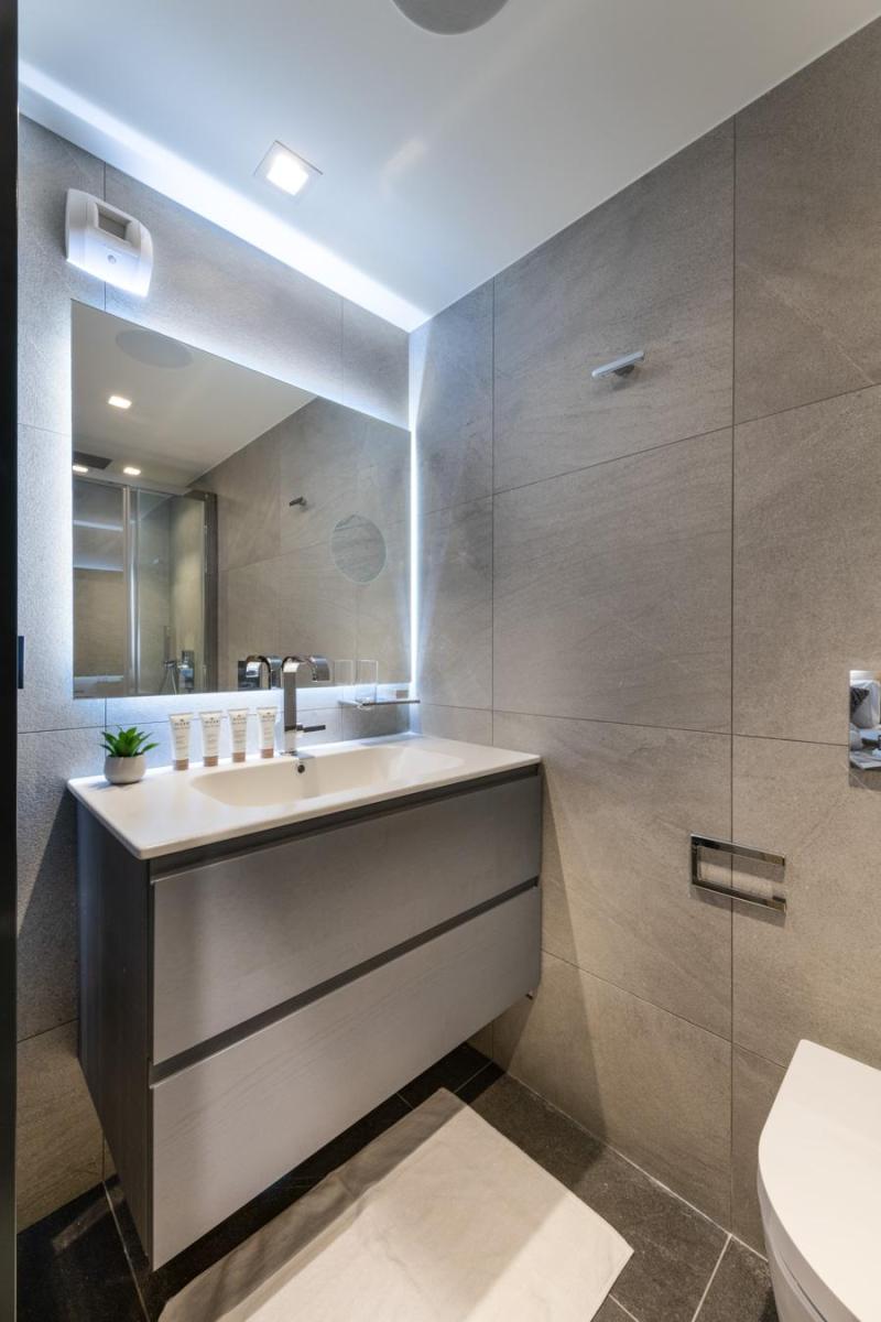 Rent in ski resort  (A32) - Vail Lodge - Val d'Isère - Shower room