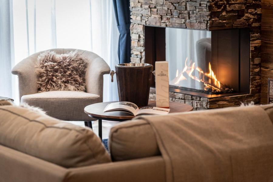 Ski verhuur Appartement 4 kabine kamers 6-8 personen (A01) - Vail Lodge - Val d'Isère - Woonkamer