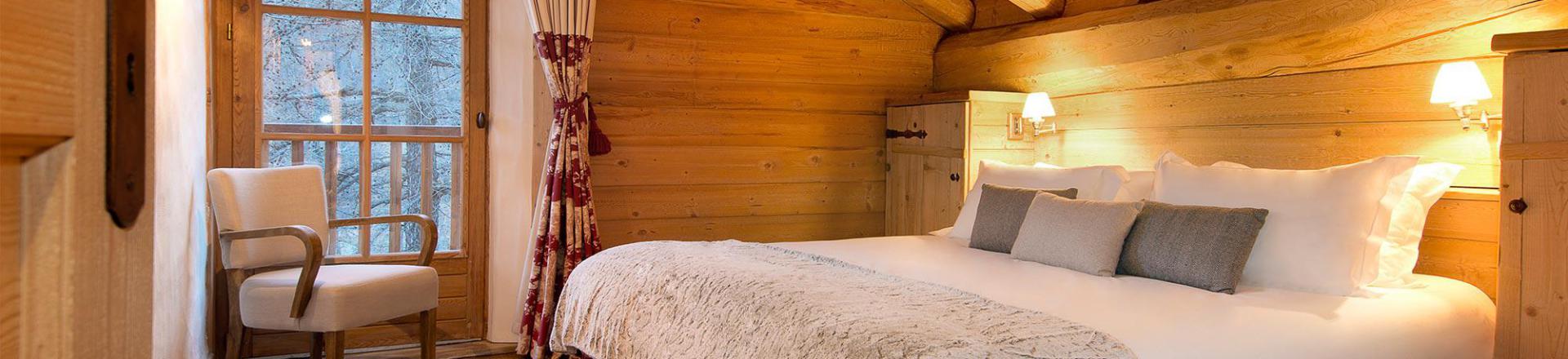 Rent in ski resort Chalet Arosa - Val d'Isère - Bedroom