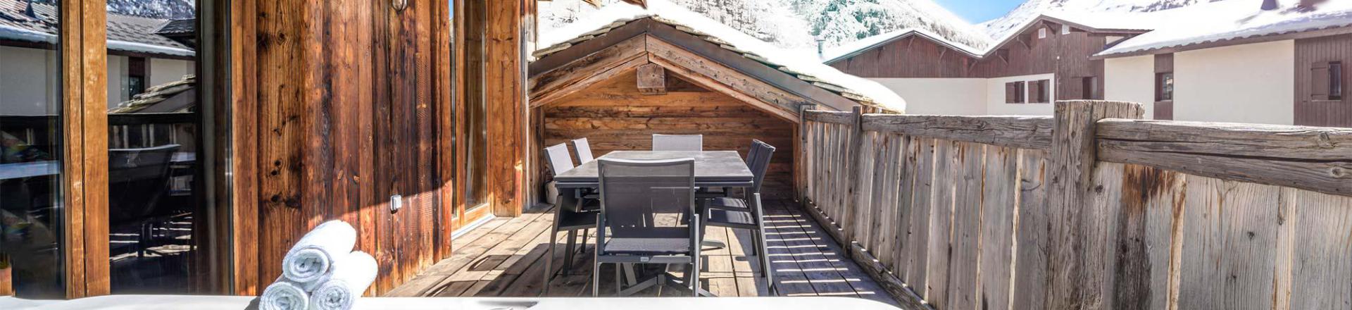 Rent in ski resort Chalet Denali - Val d'Isère - Jacuzzi