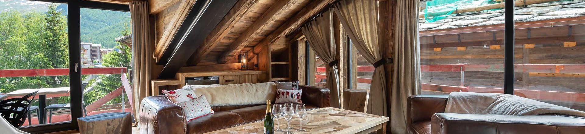 Rent in ski resort 5 room triplex chalet 10 people - Chalet Ours Noir - Val d'Isère - Living room