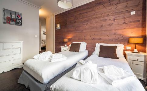 Rent in ski resort Chalet Appaloosa - Val d'Isère - Bedroom