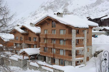 Vacances en montagne Chalet Cascade - Val d'Isère - Extérieur hiver