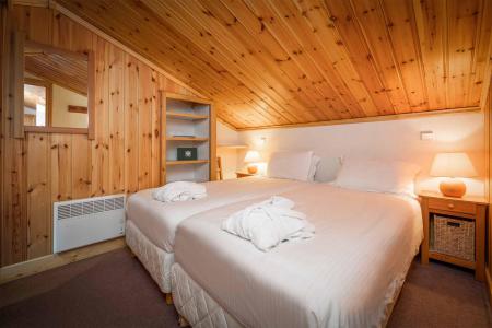 Rent in ski resort Chalet Charvet - Val d'Isère - Bedroom