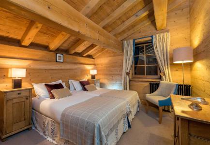 Rent in ski resort Chalet Davos - Val d'Isère - Bedroom
