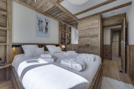 Rent in ski resort 8 room triplex chalet 14 people - Chalet Neve - Val d'Isère - Bedroom