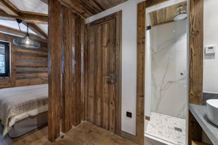 Rent in ski resort 5 room triplex chalet 10 people - Chalet Ours Noir - Val d'Isère - Shower