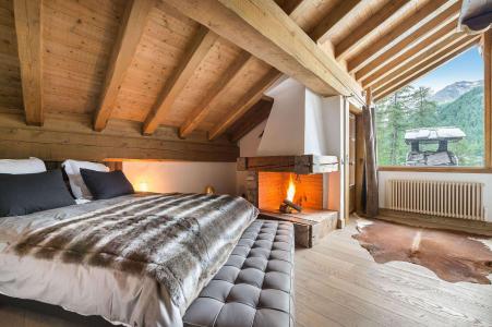 Rent in ski resort 6 room quadriplex chalet 10 people - Chalet Petit Yéti - Val d'Isère - Bedroom