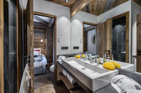 Rent in ski resort 6 room quadriplex chalet 10 people - Chalet Snowy Breeze - Val d'Isère - Shower room