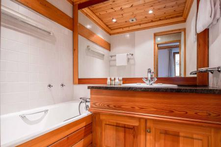 Rent in ski resort Chalet Vallon - Val d'Isère - Bathroom