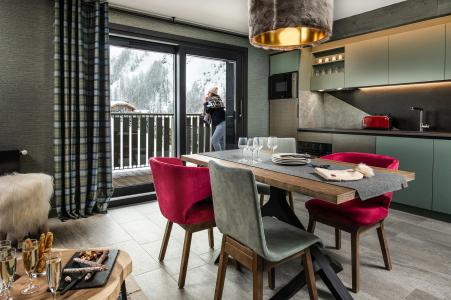 Rent in ski resort 3 room apartment 4 people - Chalets Izia - Val d'Isère - Dining area