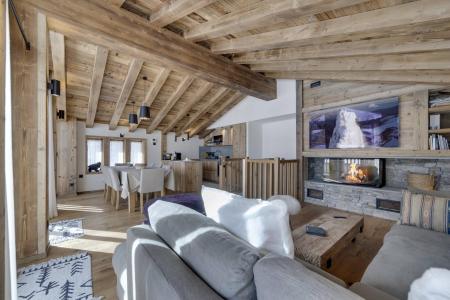 Rent in ski resort 4 room triplex chalet 6 people - Le Petit Joseray - Val d'Isère - Living room