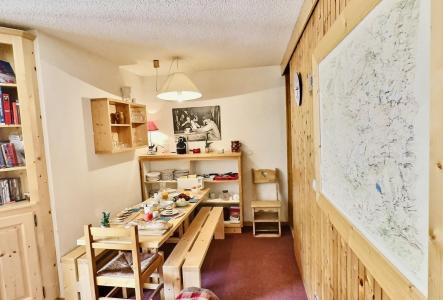 Ski verhuur Appartement 3 kamers 6 personen (513) - Résidence Hameaux de Val - Val d'Isère - Woonkamer