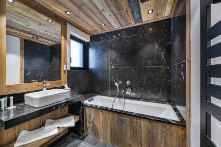 Rent in ski resort 7 room triplex chalet 14 people (ANGELUS) - Résidence la Tapia - Val d'Isère - Bathroom