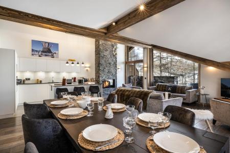 Rent in ski resort 5 room duplex apartment 8 people (A31) - Vail Lodge - Val d'Isère - Table