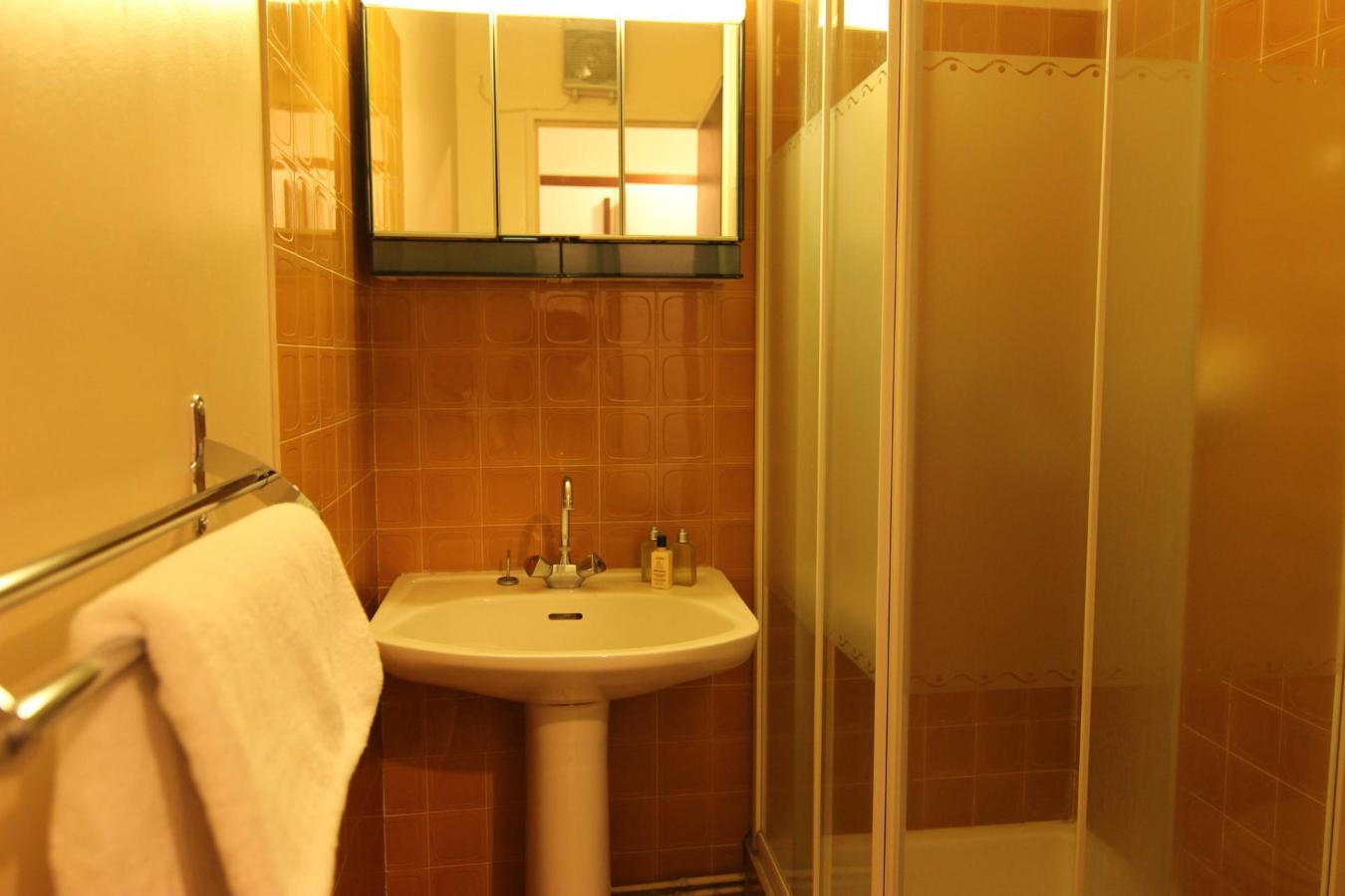 Studio 3 personnes (323)