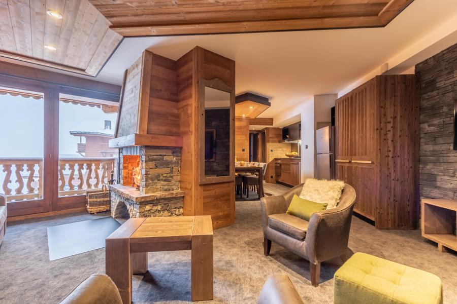Rent in ski resort 4 room apartment 6 people - Chalet Altitude - Val Thorens - Fireplace