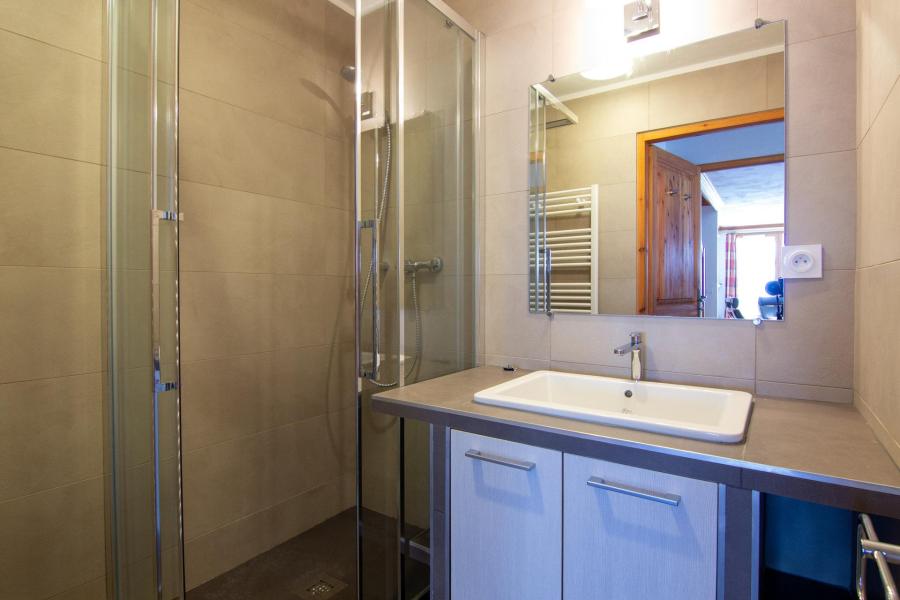 Rent in ski resort 5 room duplex apartment 8 people (2) - Chalet la Lizum - Val Thorens - Shower room