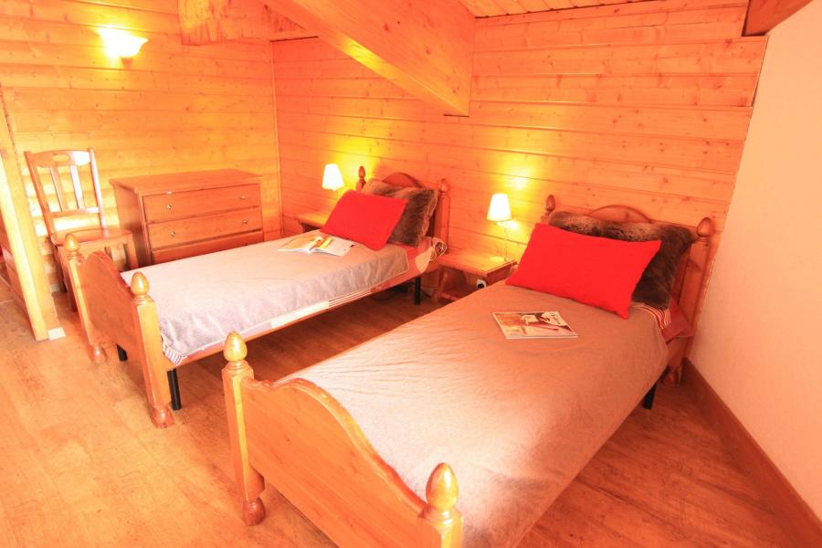 Rent in ski resort 6 room duplex apartment 10 people (3) - Chalet les Trolles - Val Thorens - Bedroom