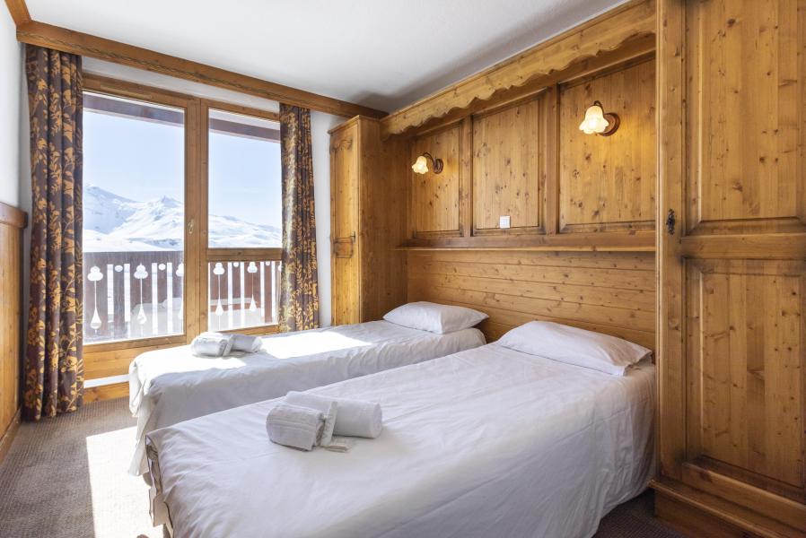 Rent in ski resort 13 room chalet 24 people (Bonhomme) - Résidence Chalet des Neiges Hermine - Val Thorens - Bedroom