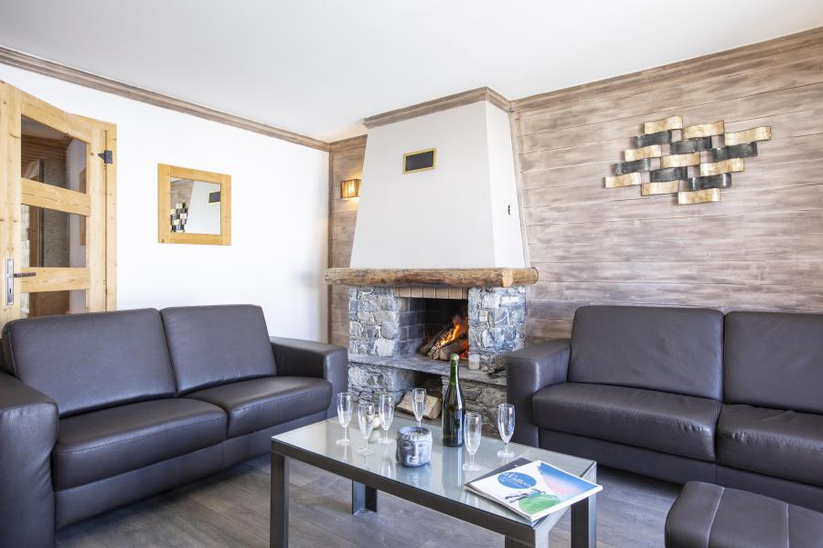 Rent in ski resort Résidence Chalet des Neiges Hermine - Val Thorens - Fireplace