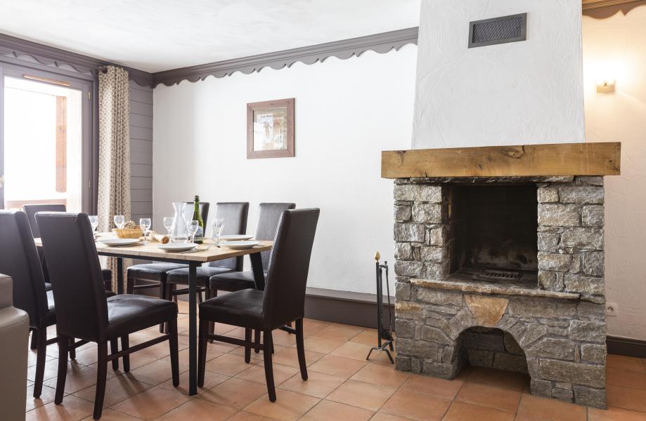 Аренда на лыжном курорте Résidence Chalet des Neiges Plein Sud - Val Thorens - Камин