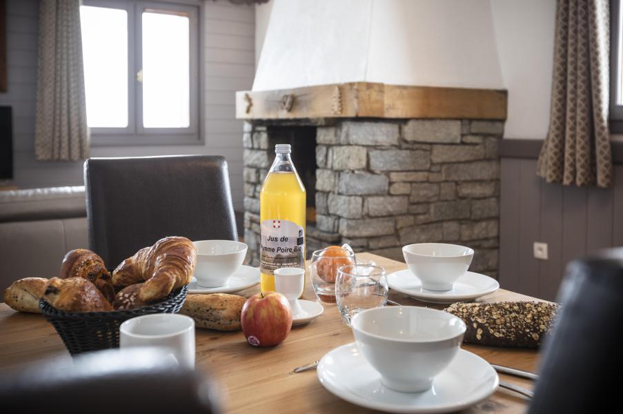 Аренда на лыжном курорте Résidence Chalet des Neiges Plein Sud - Val Thorens - Стол