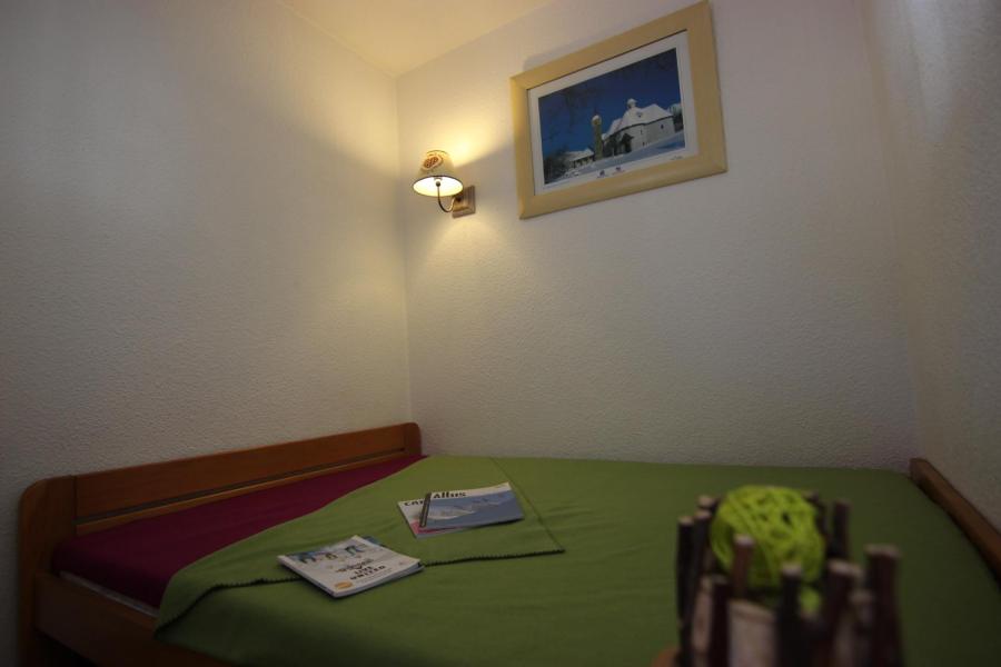 Rent in ski resort 2 room apartment 4 people (CC1206) - Résidence Cimes de Caron - Val Thorens - Bedroom