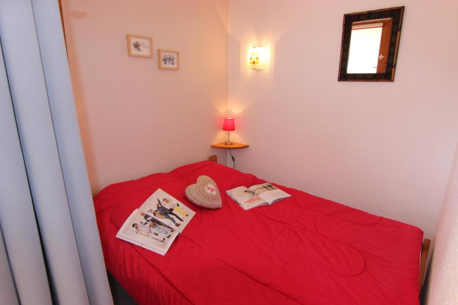 Rent in ski resort Studio sleeping corner 4 people (1302) - Résidence Cimes de Caron - Val Thorens - Bedroom