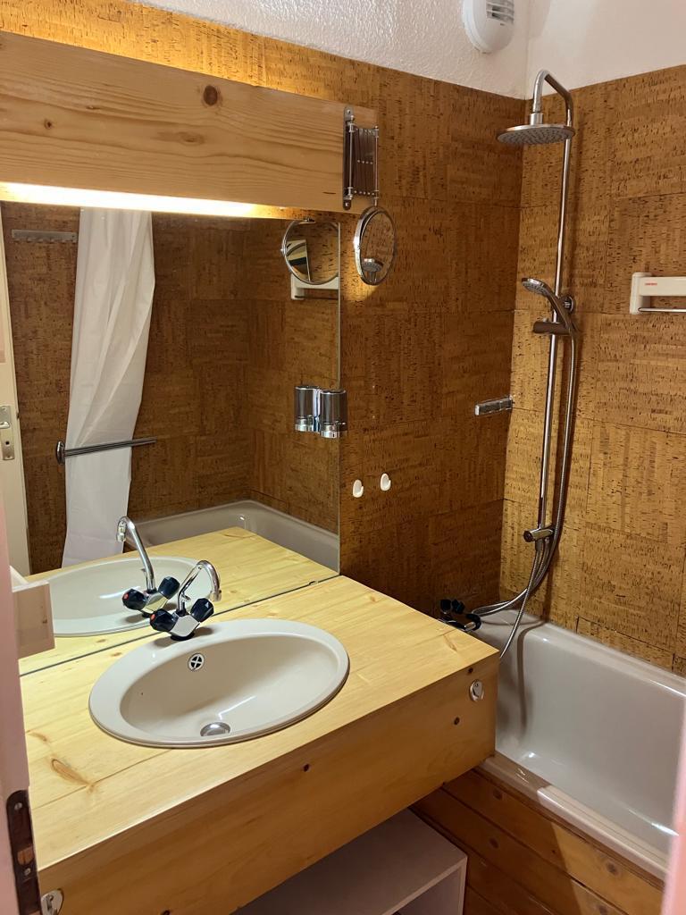 Location au ski Studio cabine 4 personnes (27) - Résidence Eterlous - Val Thorens - Salle de bain