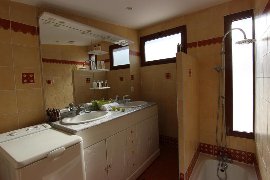 Rent in ski resort 4 room apartment 6 people (1) - Résidence Galerie de Peclet - Val Thorens - Shower room